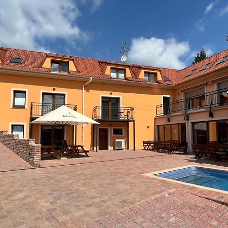 Pension Mikulov Bagian luar foto
