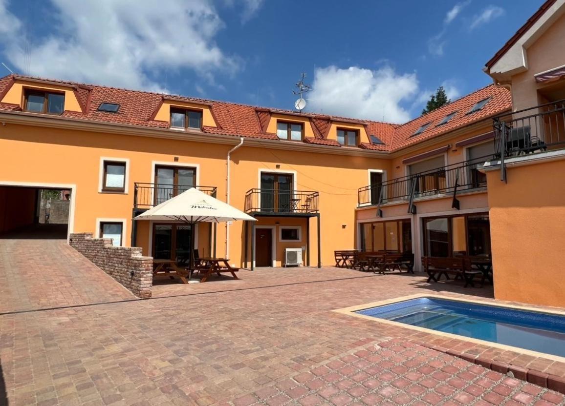 Pension Mikulov Bagian luar foto